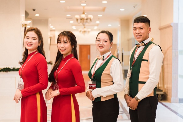 hoc lien thong quan tri khach san