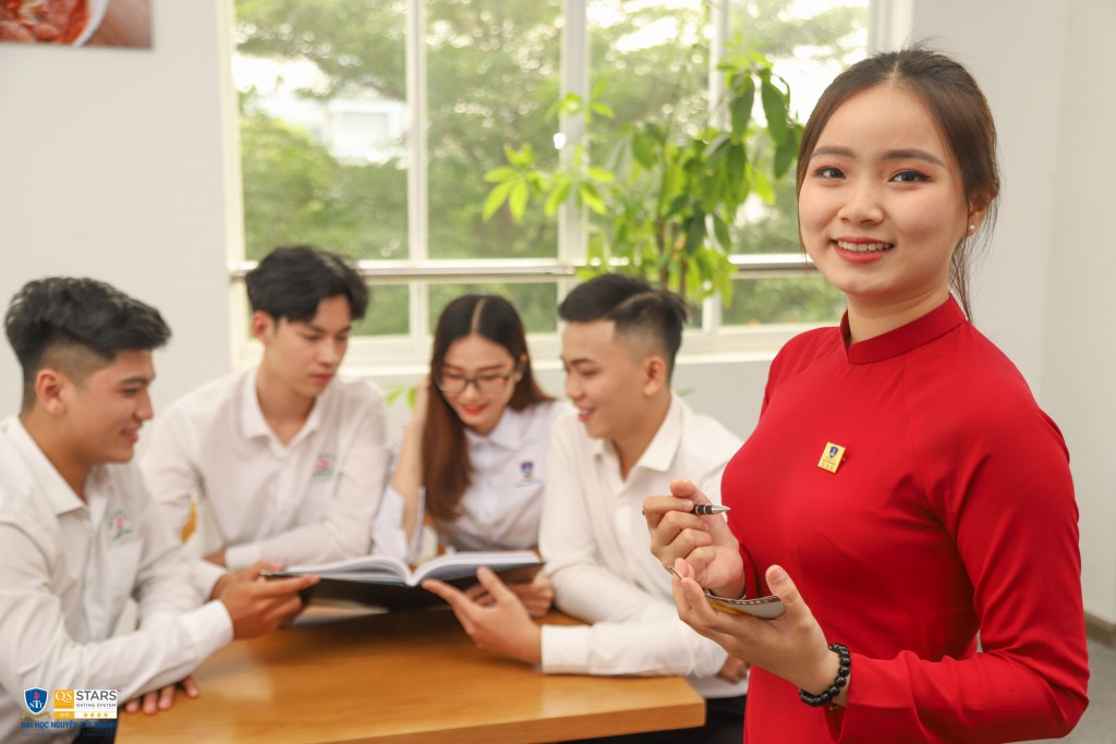 lien thong dai hoc nganh quan tri khach san